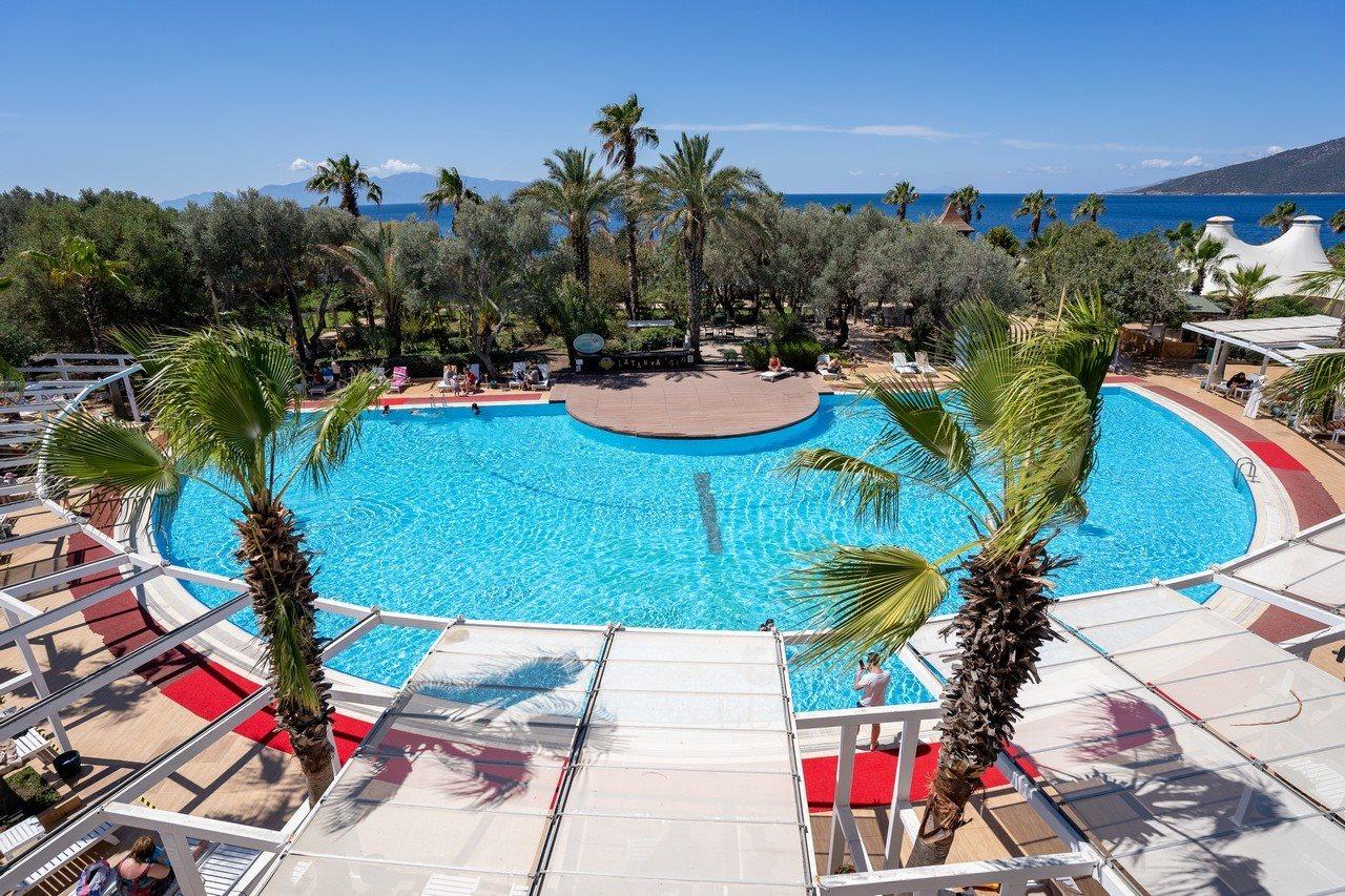 Latanya Park Resort Yaliciftlik Exterior photo