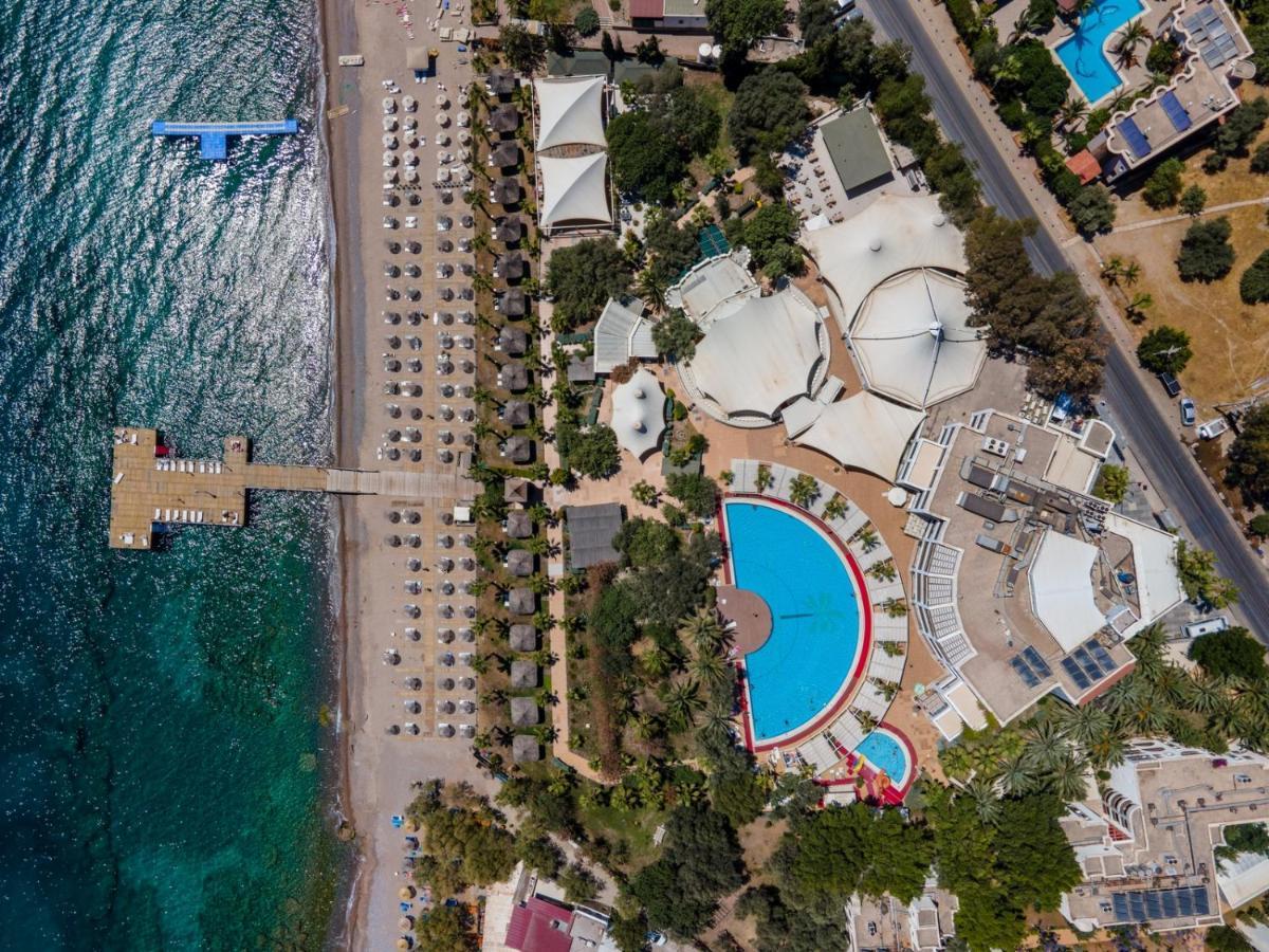 Latanya Park Resort Yaliciftlik Exterior photo