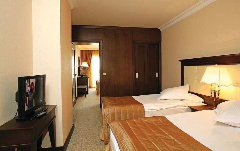Latanya Park Resort Yaliciftlik Exterior photo
